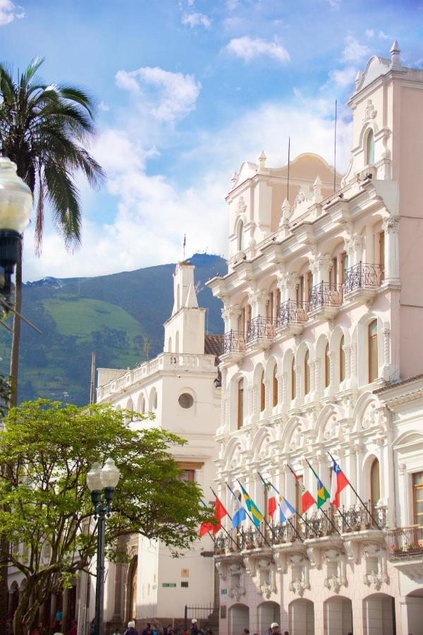 Plaza Grande Hotel Quito Exterior foto